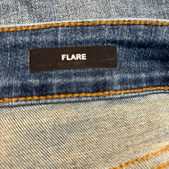 JUDY BLUE Sz 18 Distressed Mid Wash Flare Bottoms High Rise Jeans - Picture 12 of 14